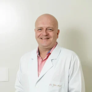 Dr. Marcos Cesar